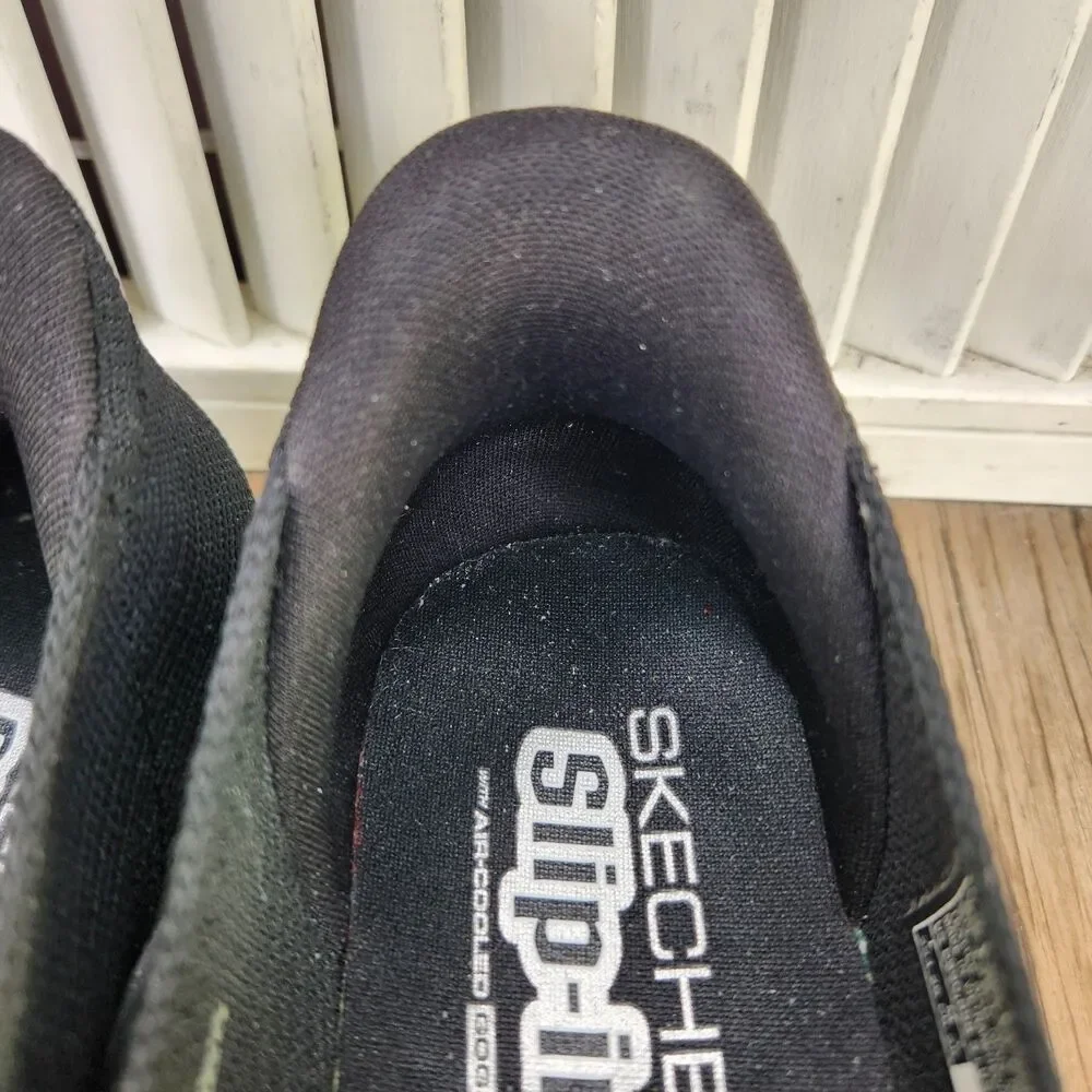 Skechers pre owned
